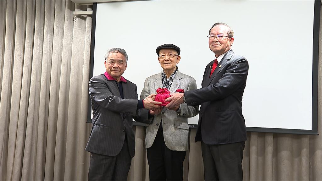 台灣拳壇「小巨人」郭枝來交棒　潘昭材接職業拳擊協會理事長