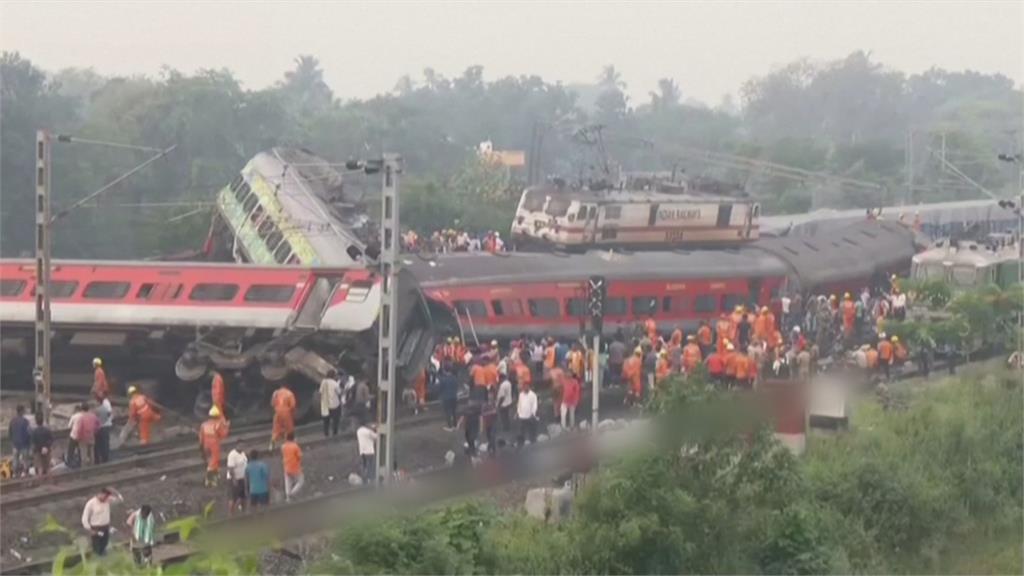 印度本世紀最慘重鐵路事故！三火車相撞288死　疑信號錯誤釀禍
