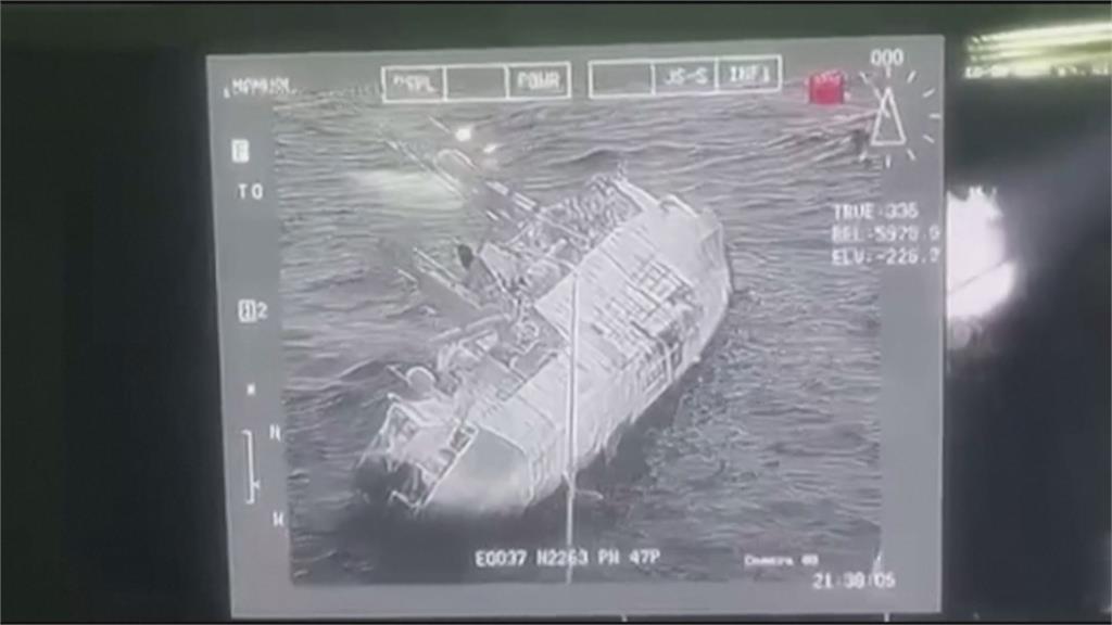 90度傾倒沉沒海中！　泰國軍艦遇風暴逾30人失蹤