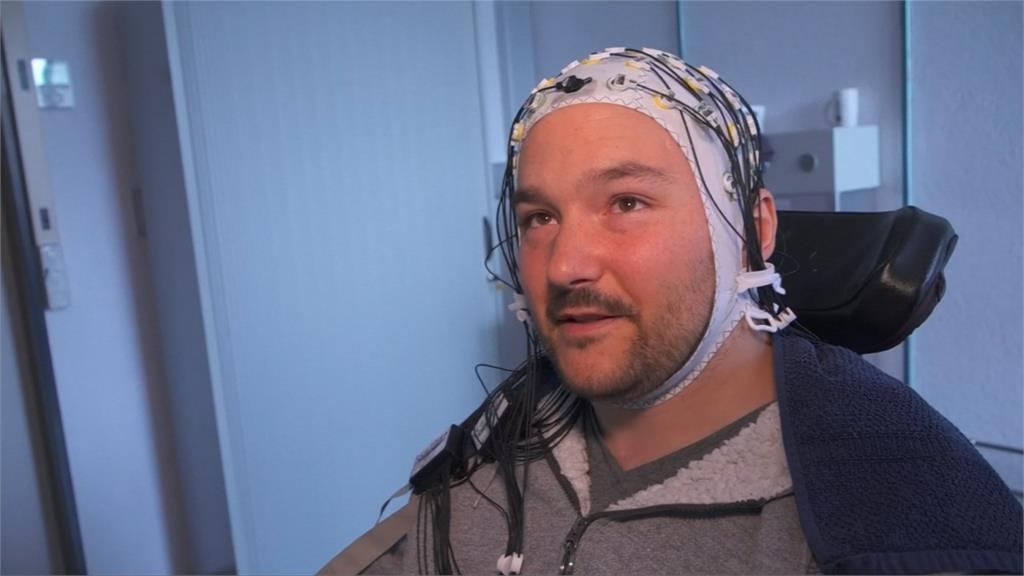 瑞士「腦機介面電玩」讓身障者用腦波打電動