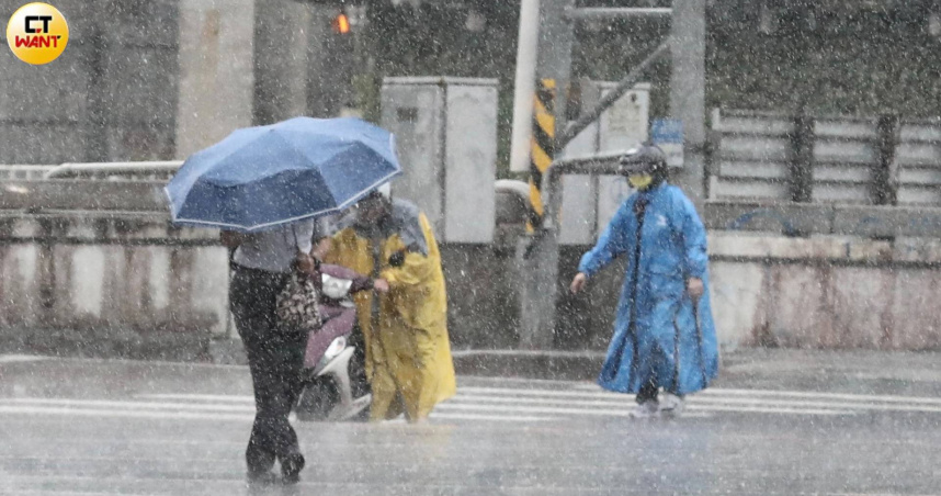 今飆37度又有雷雨　「這地區」連3日天氣不穩定