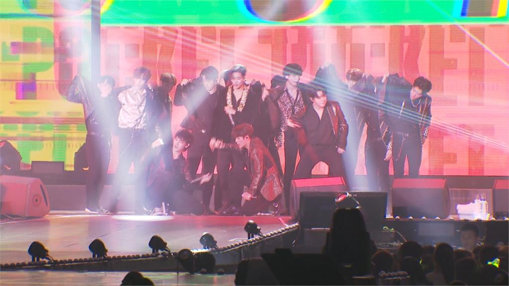 人氣男團「GOT7」台灣開唱!Mark爸媽也來了