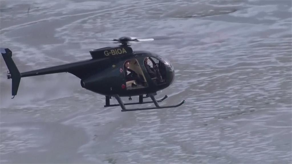 英國「飛魚」搏命挑戰搭直升機自40公尺高跳海