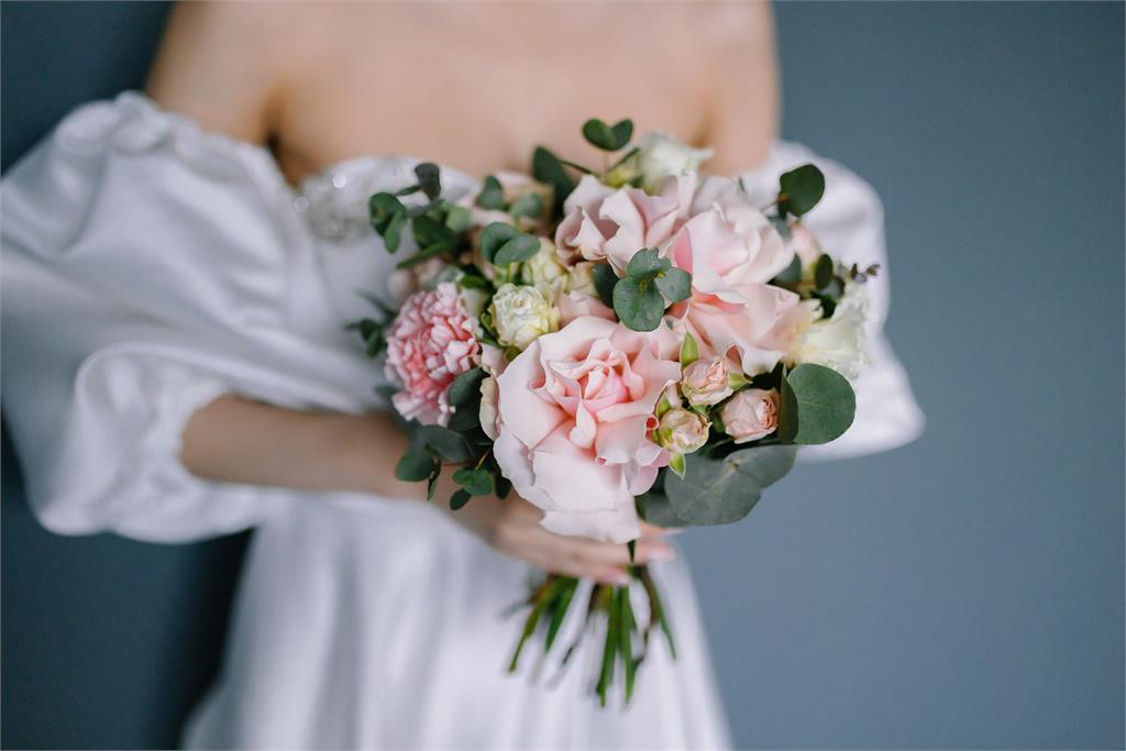 同事結婚老公霸氣包100萬!「人妻秒追問」真相曝光讓網笑翻