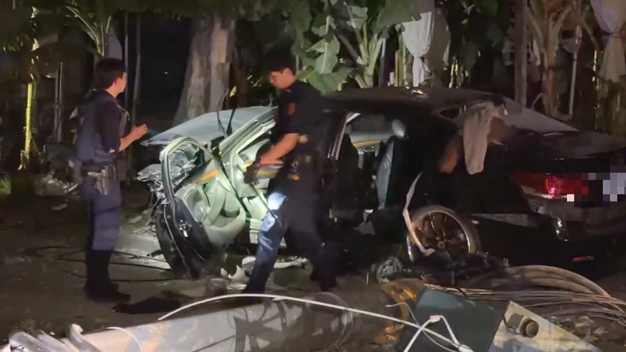 毒駕蛇行撞警車　拒檢狂逃自撞電桿害301戶停電