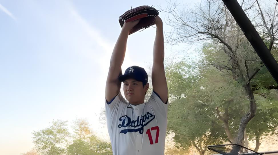 MLB(影)／搞笑還是認真？大谷翔平竟模仿起野茂英雄的「龍捲風投法」