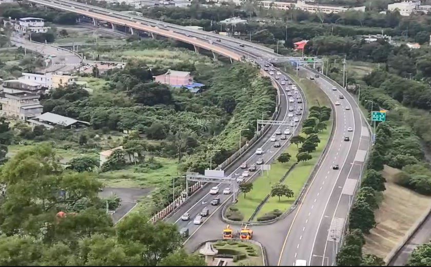 快新聞／收假日湧北返車潮！ 國5時速一度不到20「雪隧回堵6公里」  