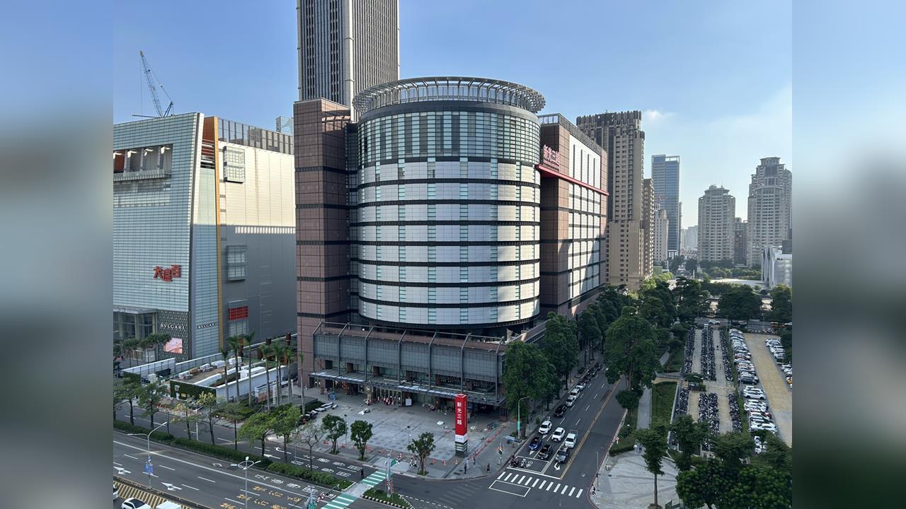 快新聞／店王壓線回歸！　台中市府核發新光三越復業許可