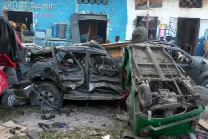 索馬利亞遭炸彈攻擊逾20死 民兵挾持人質爆槍戰