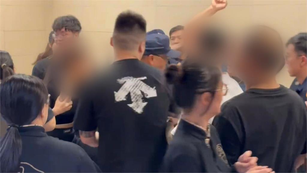 少女搭多元計程車車禍噴飛　頭部受創不幸死亡