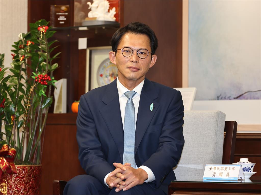 遭四叉貓爆料小兒子疑有美國籍　黃國昌：懶得理肉搜未成年小孩的變態行為