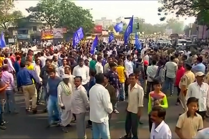 紀念遊行與右翼衝突釀1死 賤民怒癱孟買
