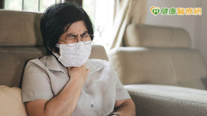 不是小感冒！秋冬肺炎高峰來襲　醫授「生活防護重點」