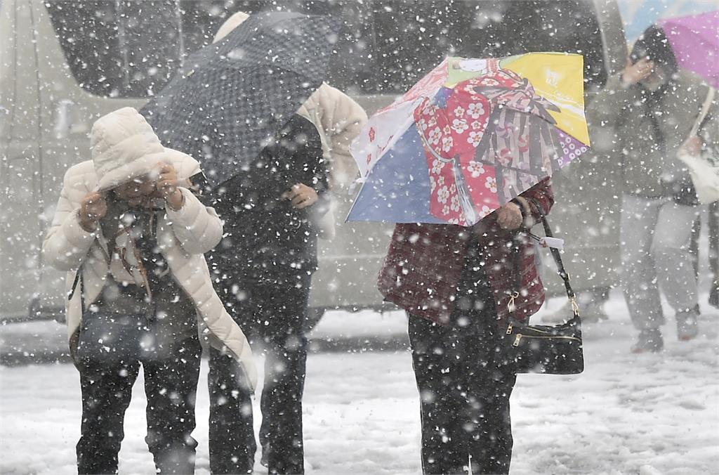 比去年早兩週！　日本旭川初雪　保暖商機發威