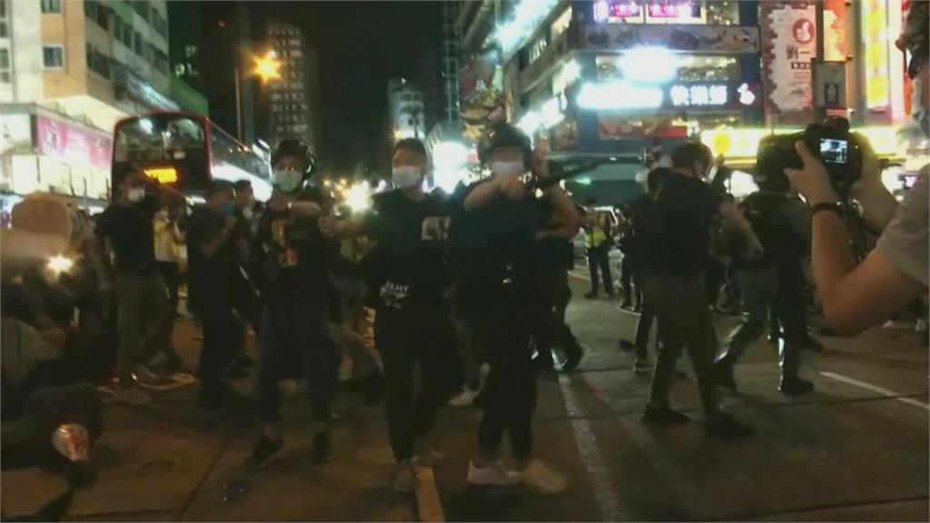 香港悼六四遍地燭光 旺角零星衝突4人遭逮