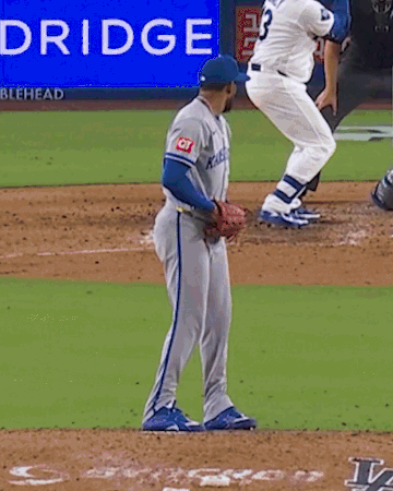 MLB(影)／這合法嗎？皇家後援假動作「投、打都抖了一下」網吵翻：犯規了吧？