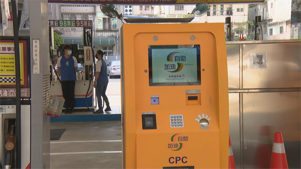 明明沒省多少錢「為何機車要用自助加油」？內行人列3優點全說了