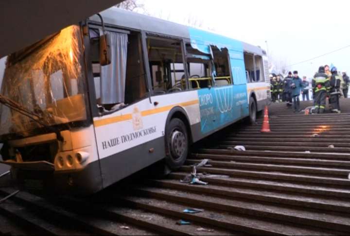 莫斯科巴士撞進地鐵站入口 釀5死15傷
