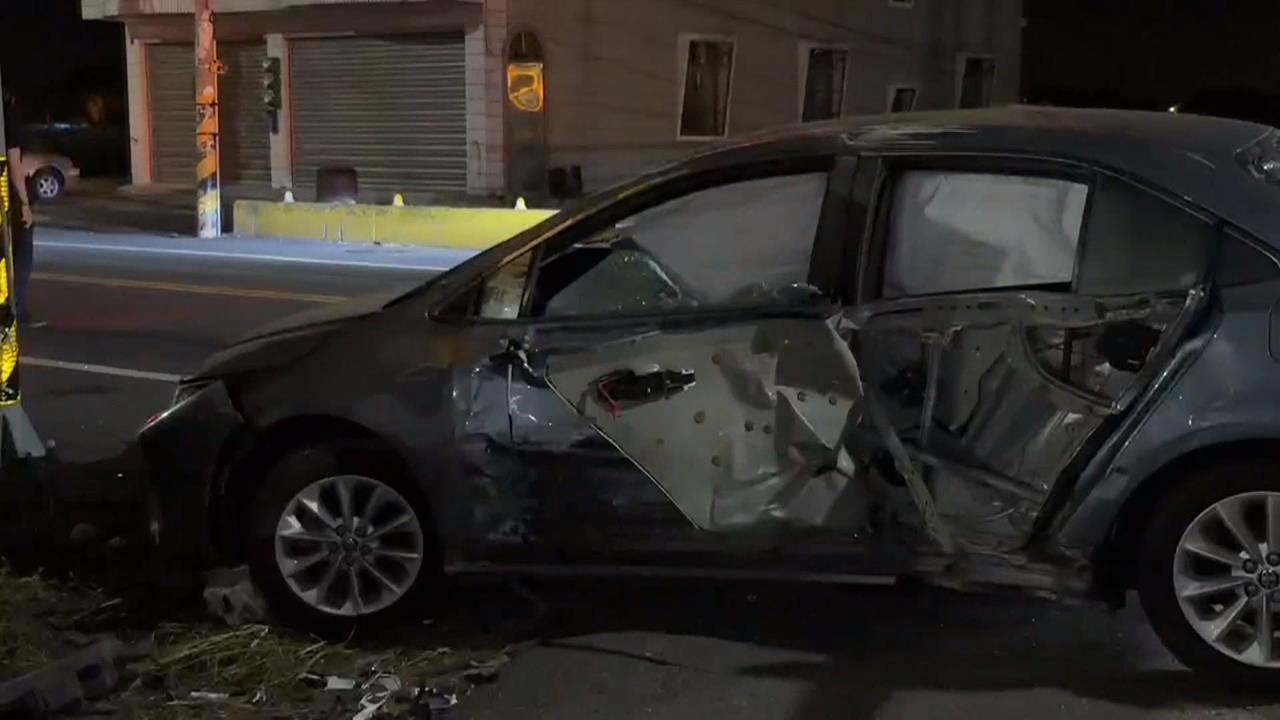 悚！　雲林轎車亂超車害撞住宅　台中男疲勞駕駛連撞5機車