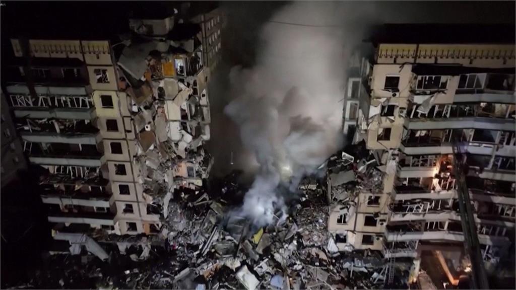 俄軍再轟烏克蘭 飛彈擊中住宅大樓釀12死