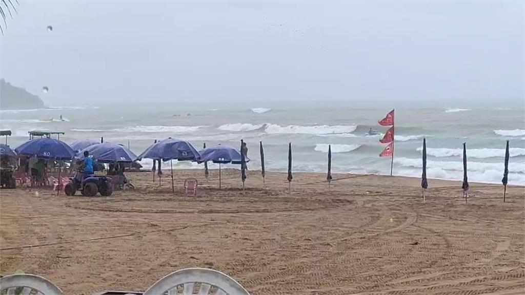 巴威颱風逼近台灣  墾丁海巡勸離遊客