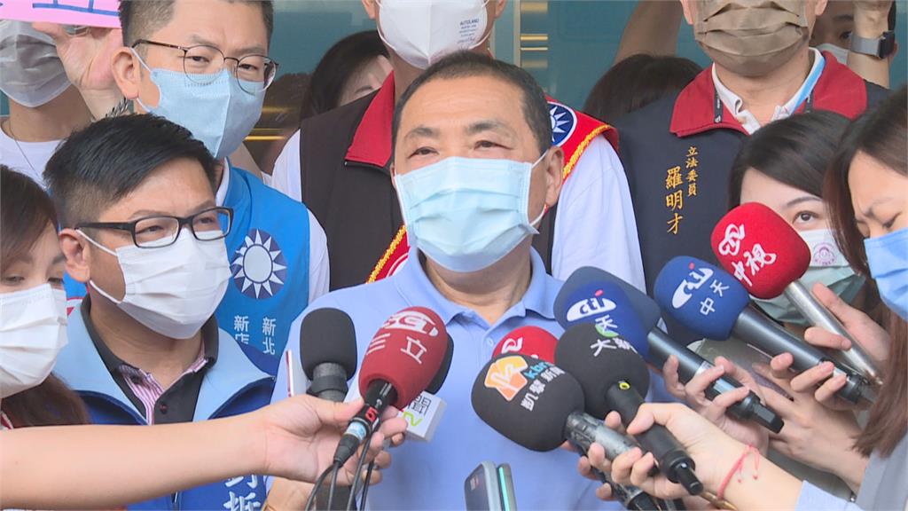 侯友宜曝艾司摩爾落腳新北　林佳龍酸割中央稻尾