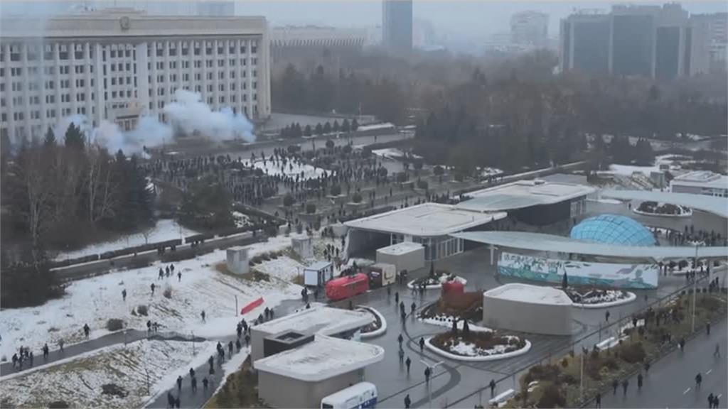 哈薩克抗議衝政府大樓　總統斥恐怖威脅求助俄國平亂