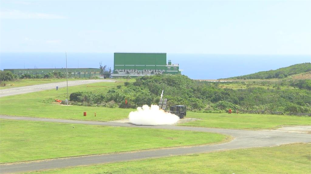 中科院自製陸射劍二防空飛彈　今九鵬基地實彈射擊