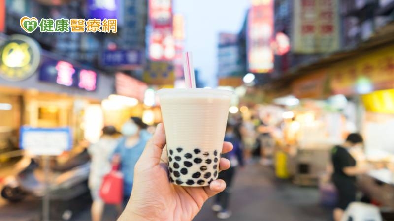 一杯全糖珍奶熱量　等於爬三次101大樓