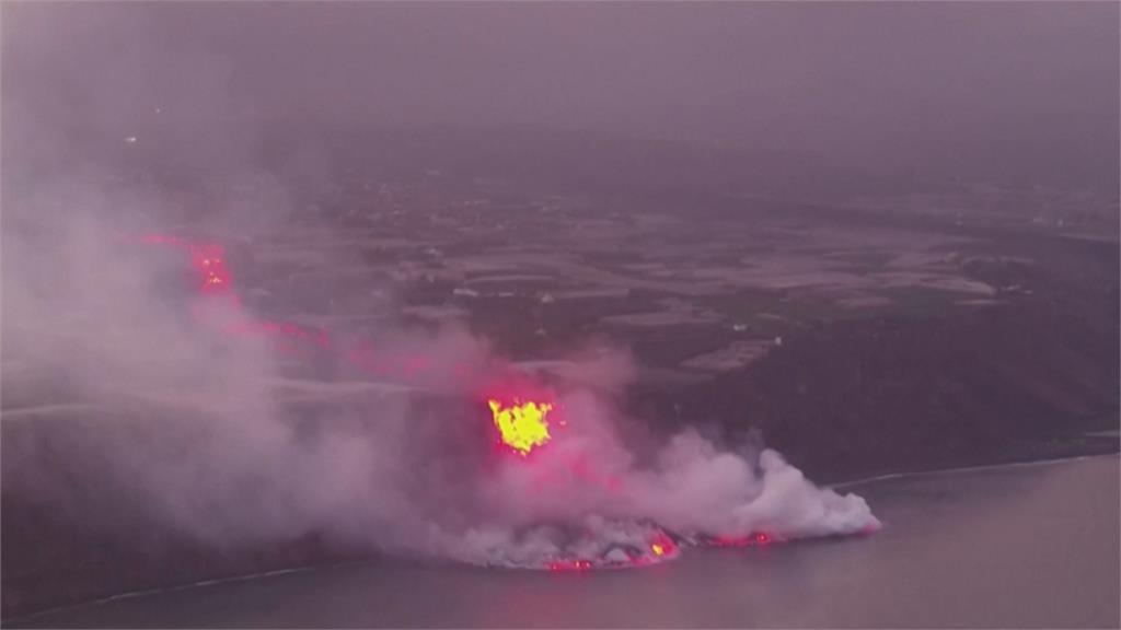 西班牙火山熔岩觸海冒毒氣　當局示警：緊閉門窗