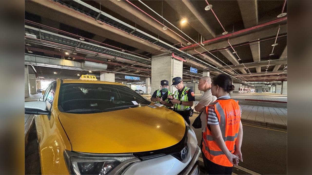 快新聞/新北出現妙齡女色狼!搭小黃「手伸運將內褲摸下體」 檢方驚:是慣犯