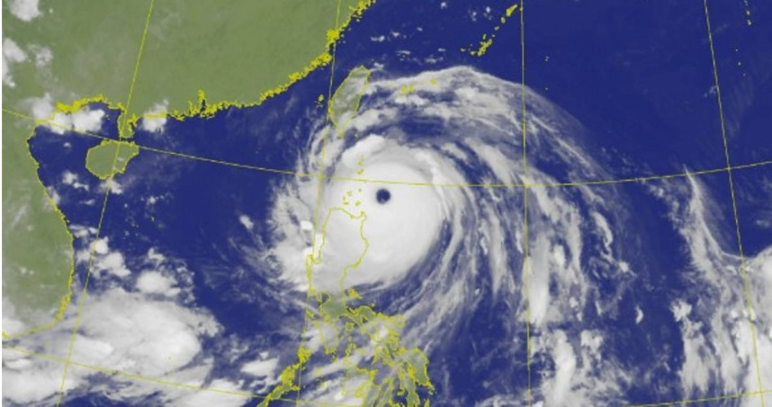強颱樺加沙來襲！午後10縣市風力達停班課標準　專家：花東雨量可觀