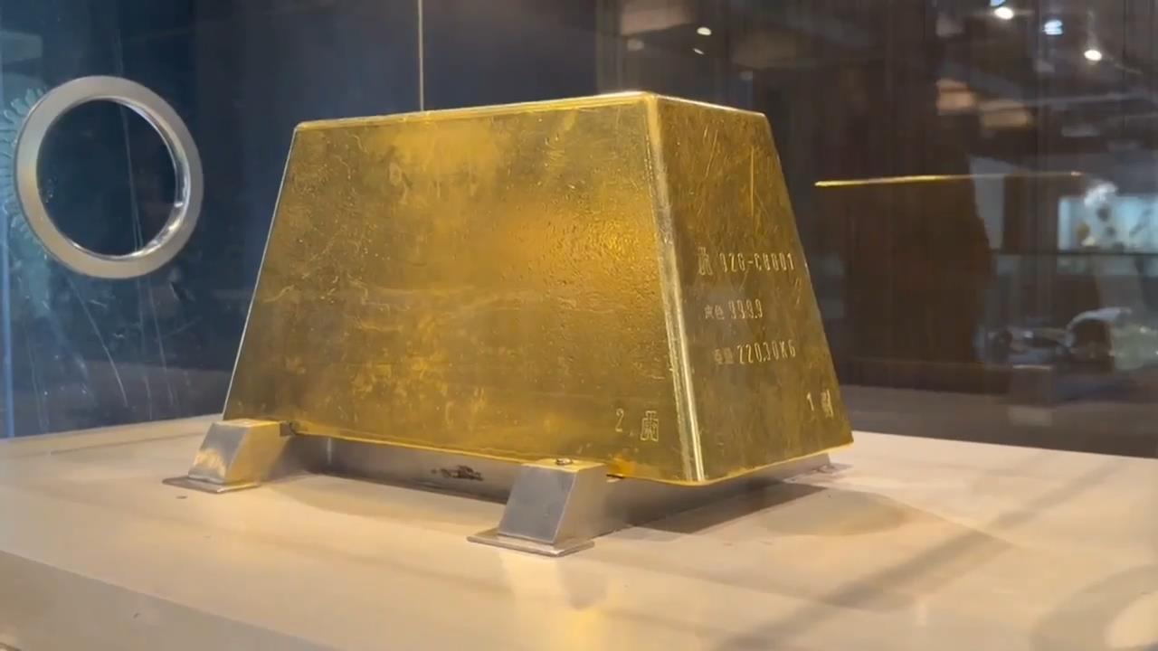 黃金猛震盪「專家掀牌1時機」恐飆破1萬美元!外媒揭「震撼走勢」關鍵曝光