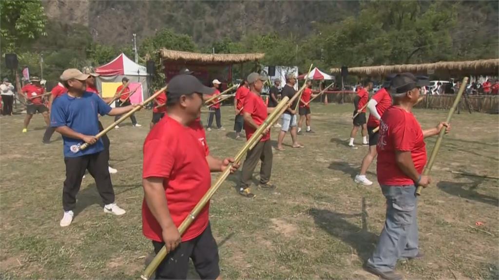 不只要抓山豬還要鋸木頭　高雄茂林部落祈雨祭熱鬧登場