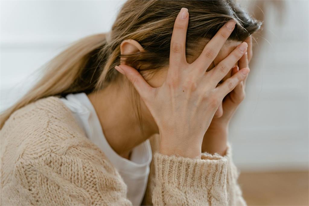 抓包顧家好老公「花百萬包養賣春妹」！人妻想離婚被拒絕　網友曝殘酷現實