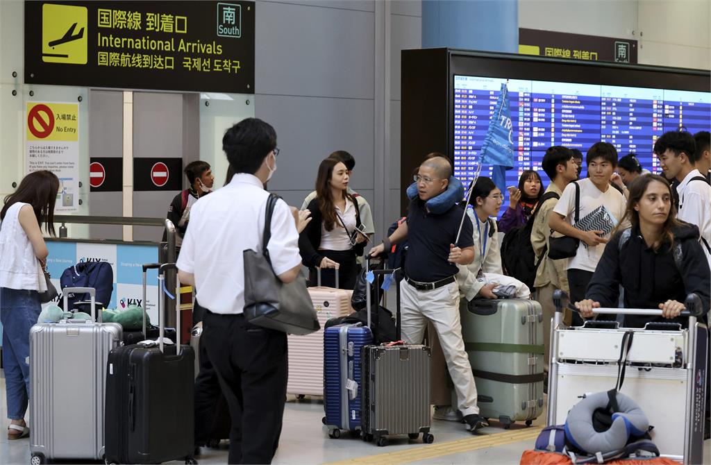 說好的抵制呢？　中國連假赴日自由行旅客爆滿