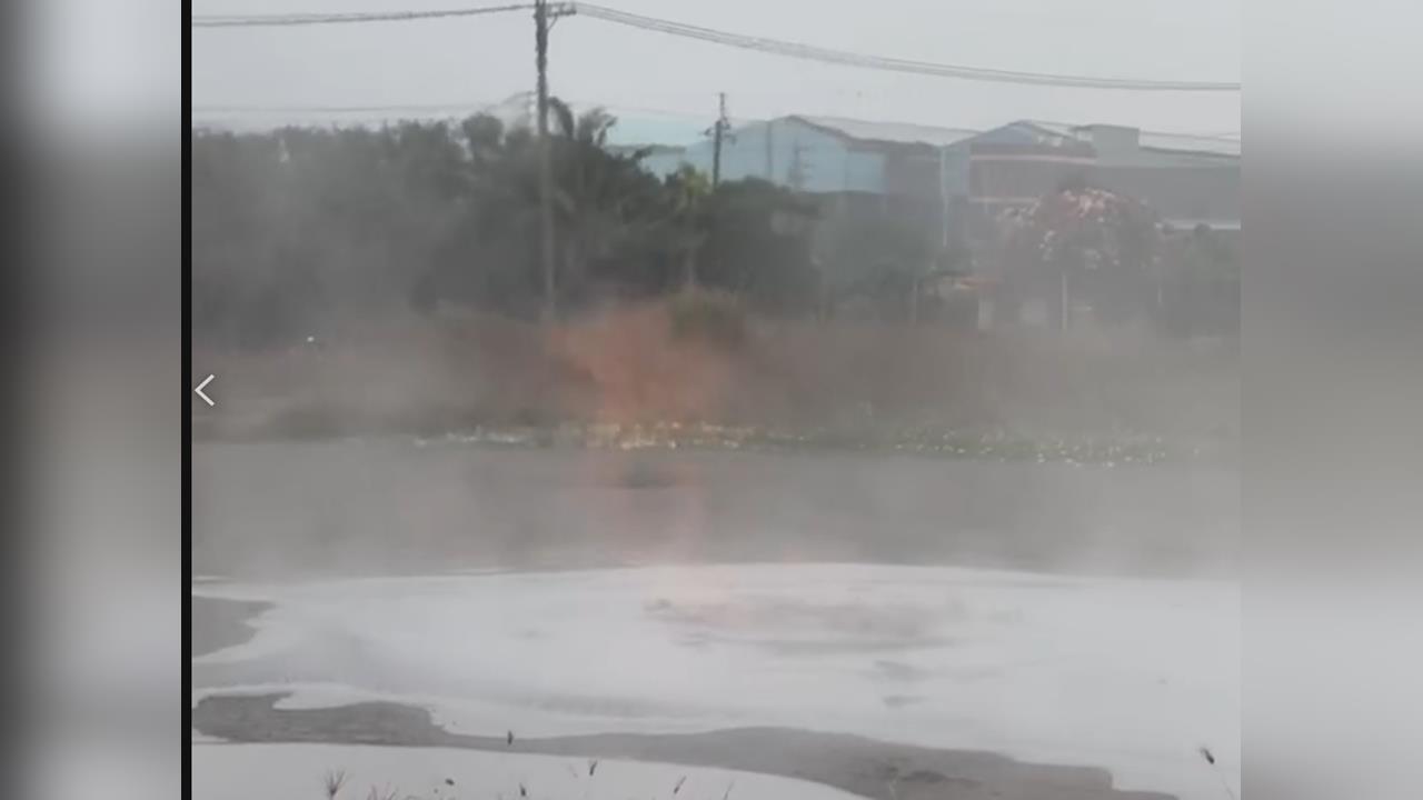 我家門口噴泥漿！ 屏東萬丹泥火山再噴發