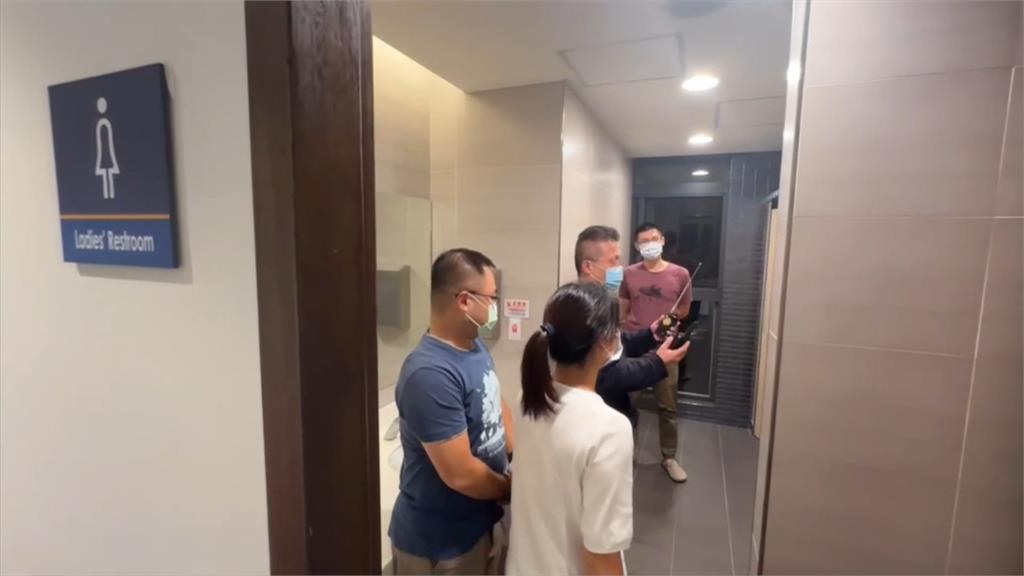 警竟是偷拍論壇VIP　！　兩員警廁所裝針孔.如廁畫面全都錄