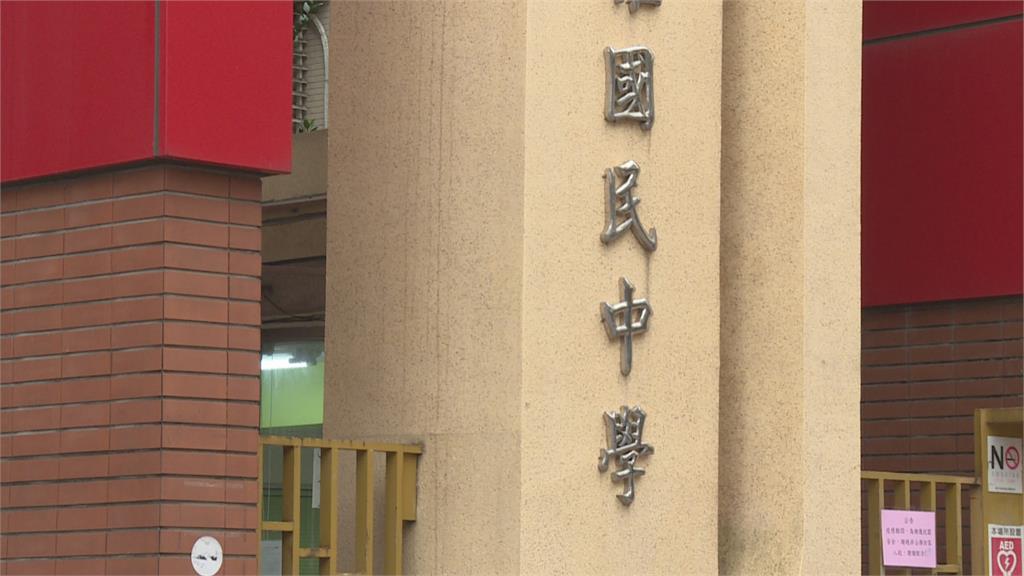 國中生遭走廊牆壁割破手掌　拖快半小時才送醫　家長怒控校方