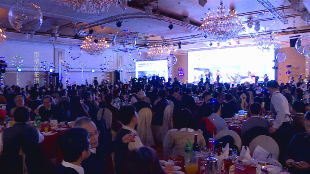 飯店業搶大企業市場推另類尾牙　秋蟹吃到飽、紅酒無限暢飲