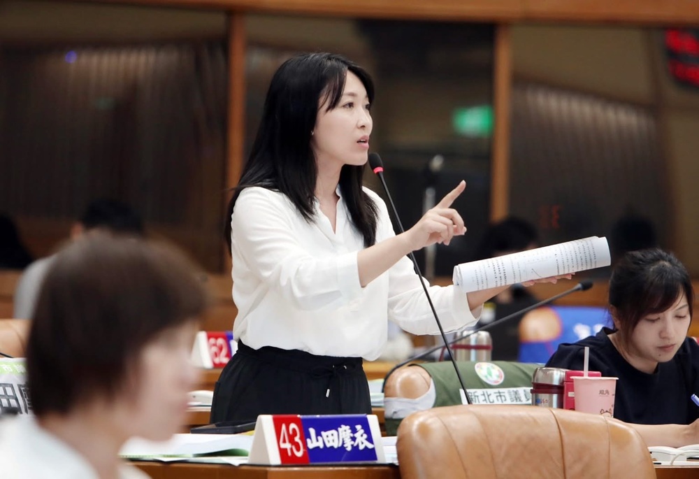 山田摩衣揭性別友善廁所進度落後　環保局承諾加速推進