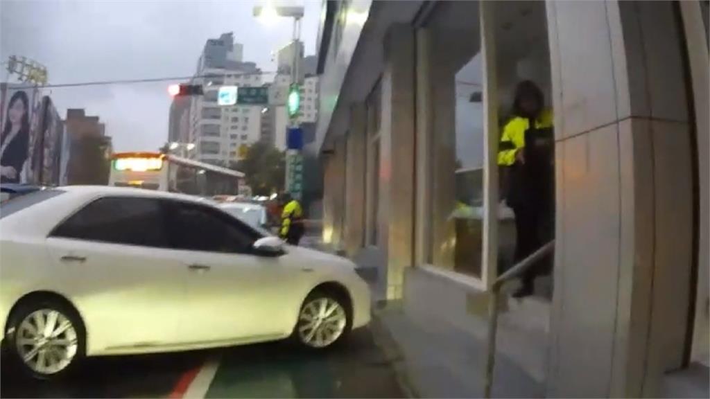 睡車上謊稱太累睡著 酒測值竟高達0.34