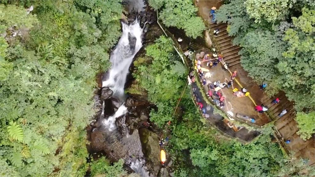 疑拍照失足墜溪谷 雲仙樂園男明顯死亡