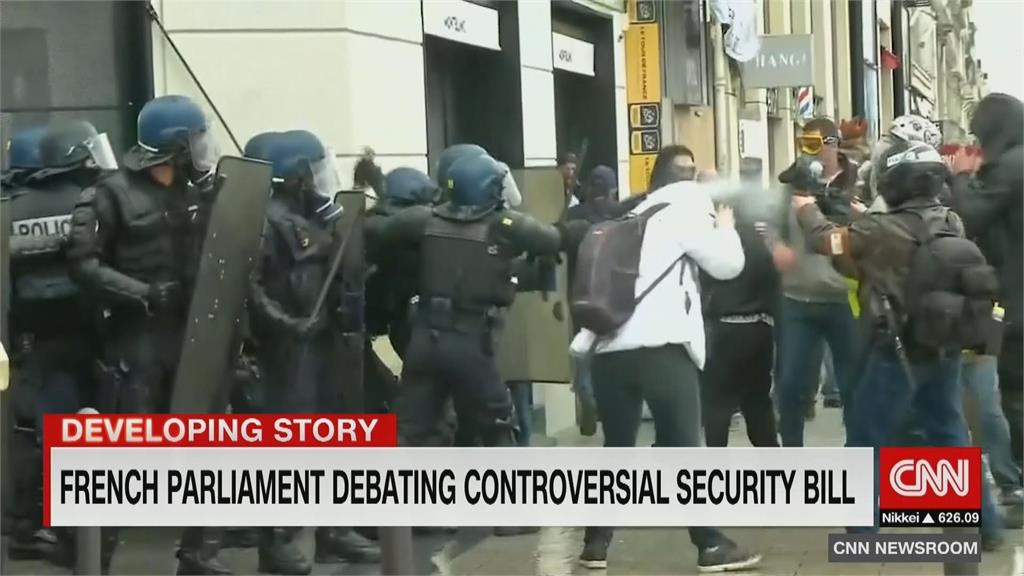 不能拍警察執法? 法國一讀通過整體安全法 民眾痛批損民主與新聞自由