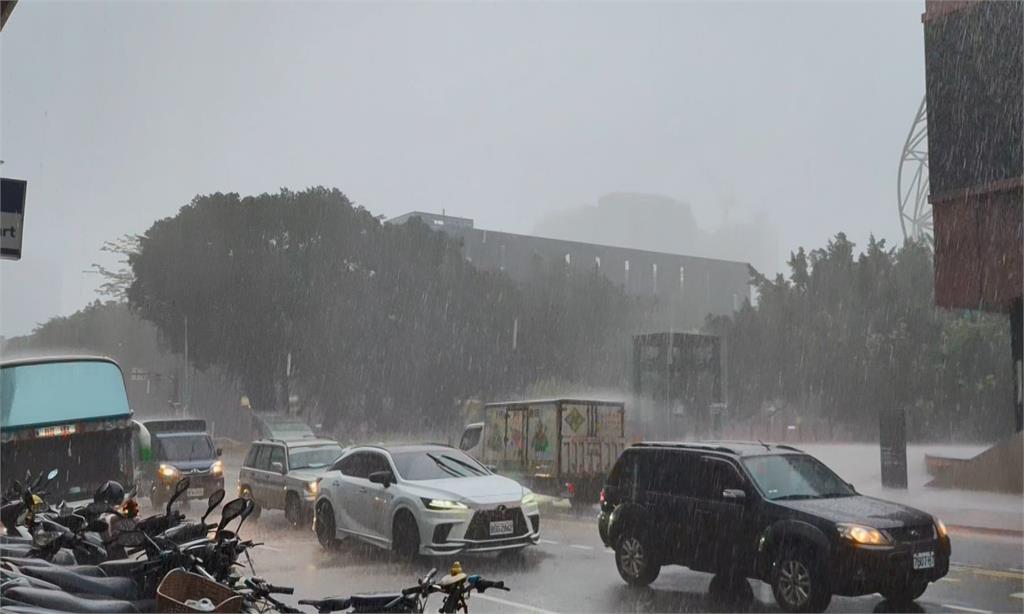 午後雨彈來襲！　12縣市大雨特報.北北桃大雷雨
