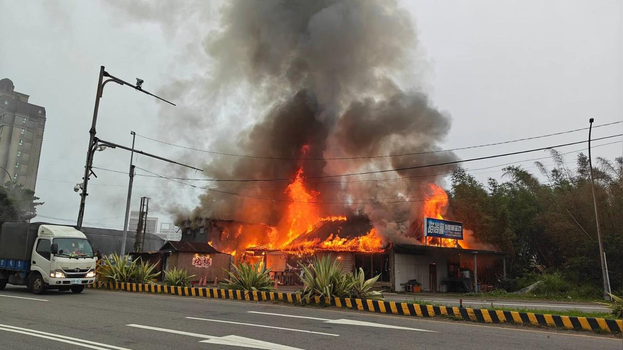 快新聞／桃園大溪燒烤店陷火海　現場尋獲1焦屍