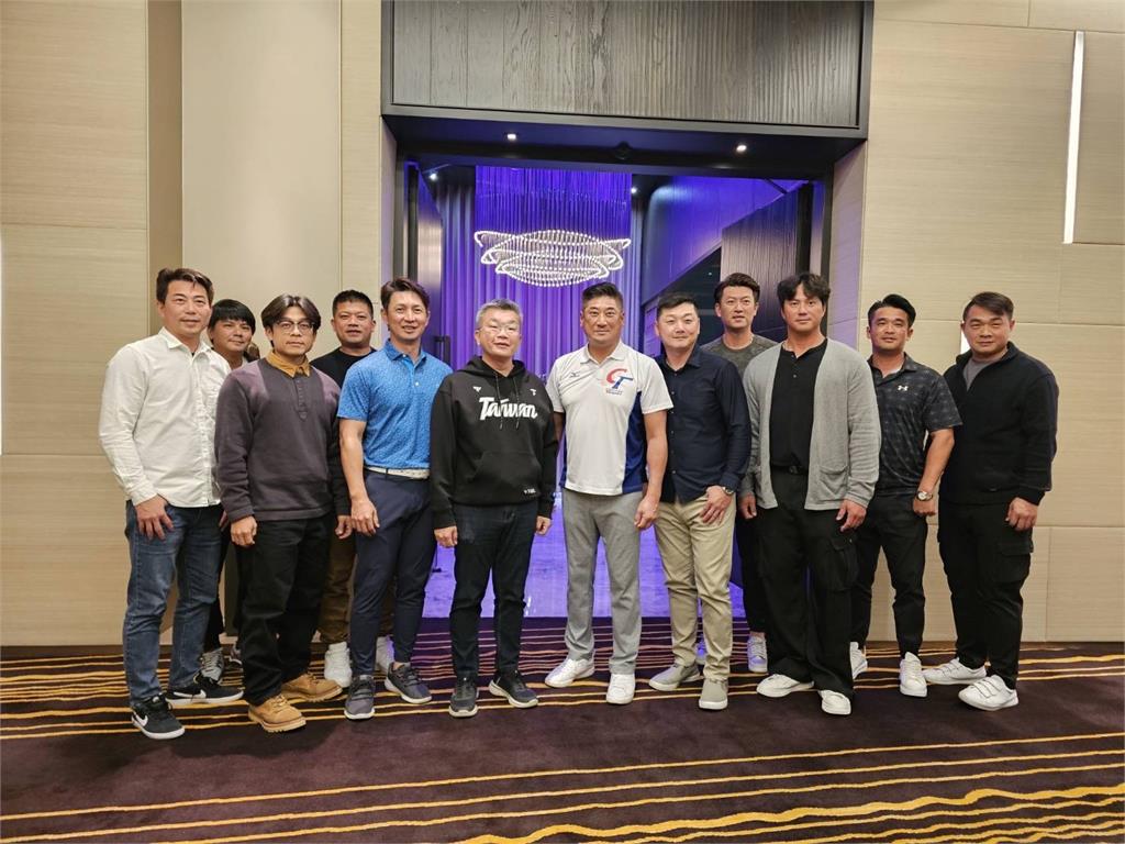 12強／贈勞力士手錶！辜仲諒宴請金牌教練團　錶面「還有這個巧思」太有心
