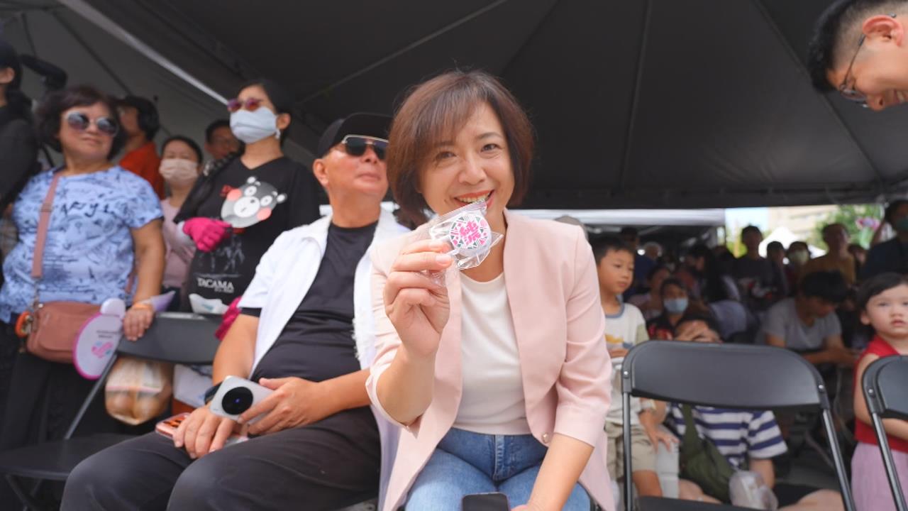 台中鈴蘭通散步納涼會嗨翻　何欣純到場人氣旺