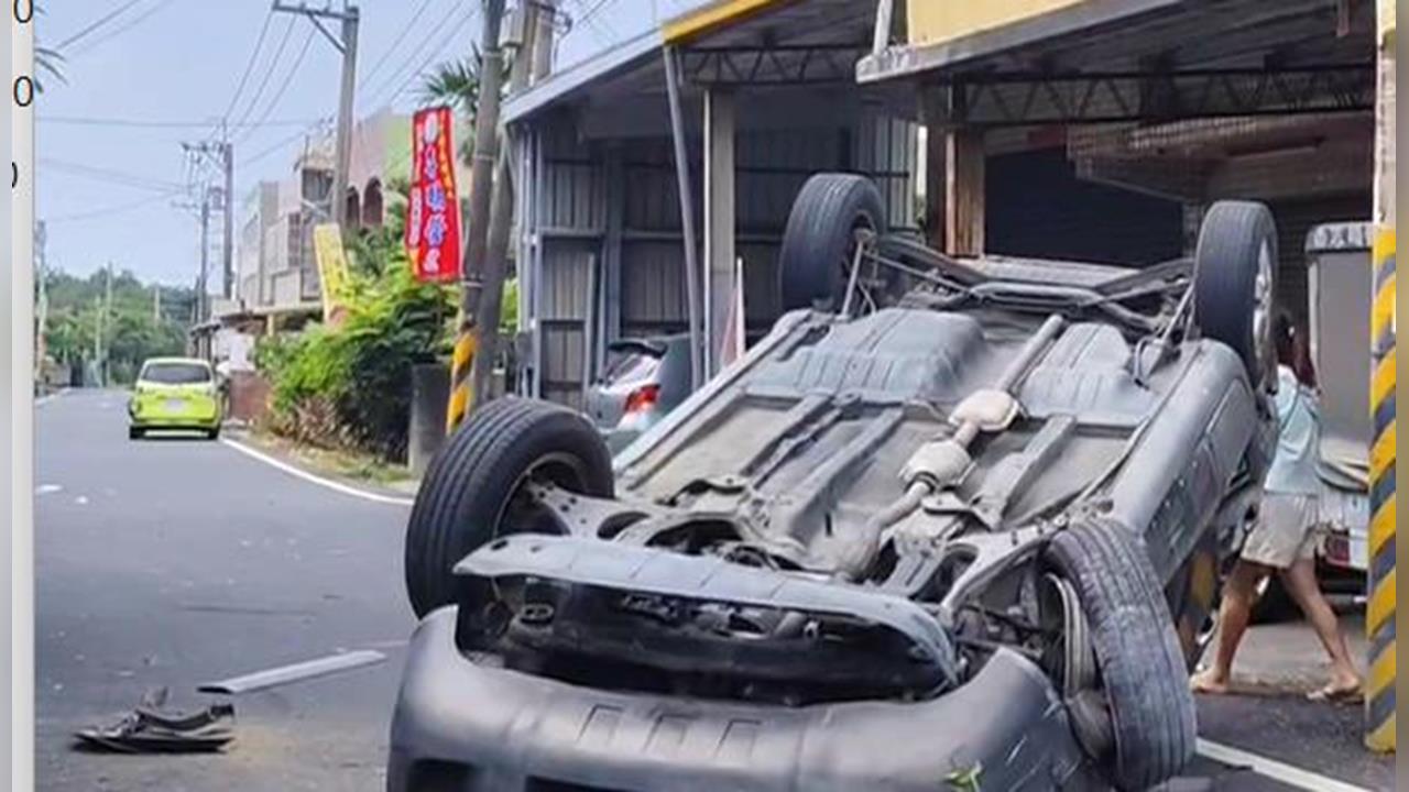 中秋拜票變驚險救援！　前鄉長載鄉代妻擦撞後翻車