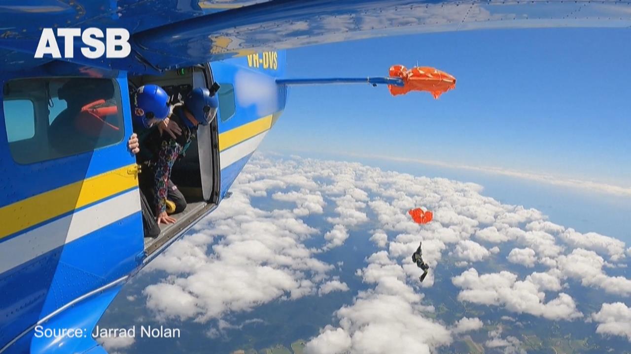 澳洲跳傘員慘掛4600公尺高空 墨西哥跳傘者懸掛交通號誌桿